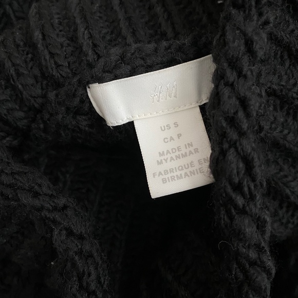 Chunky Ribbed Knit Turtleneck Sweater - Picture 6 of 6